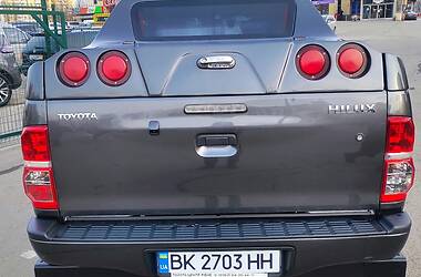 Пикап Toyota Hilux 2015 в 