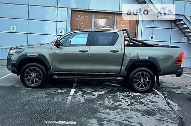 Внедорожник / Кроссовер Toyota Hilux 2021 в 