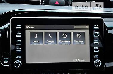 Внедорожник / Кроссовер Toyota Hilux 2021 в 