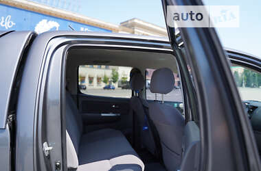 Пикап Toyota Hilux 2012 в 