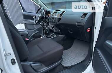 Пикап Toyota Hilux 2014 в 