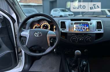 Пикап Toyota Hilux 2014 в 