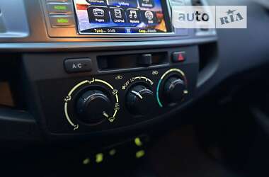 Пикап Toyota Hilux 2014 в 