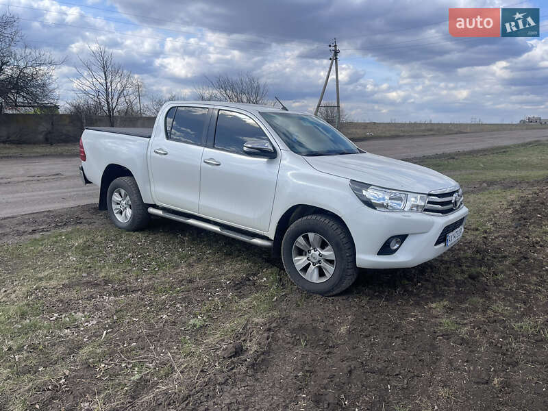Пикап Toyota Hilux 2017 в Верхнеднепровске