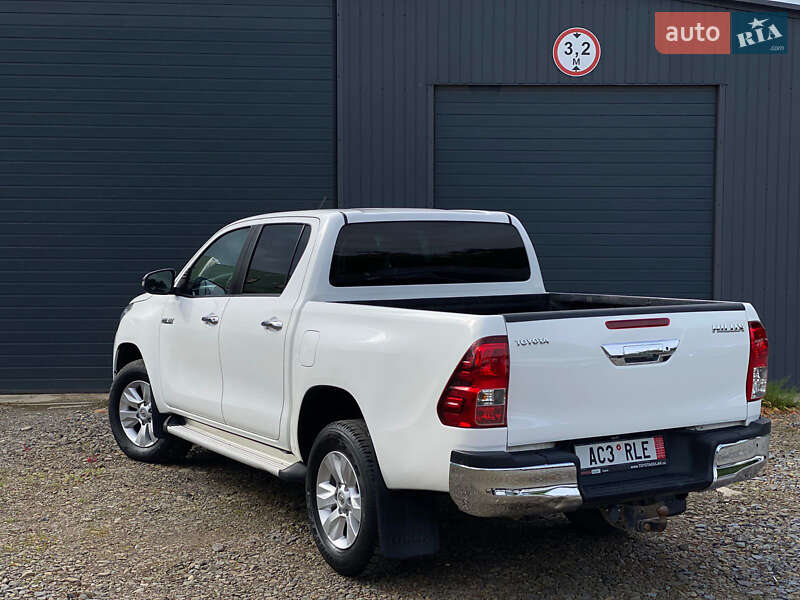 Пикап Toyota Hilux 2017 в Ужгороде