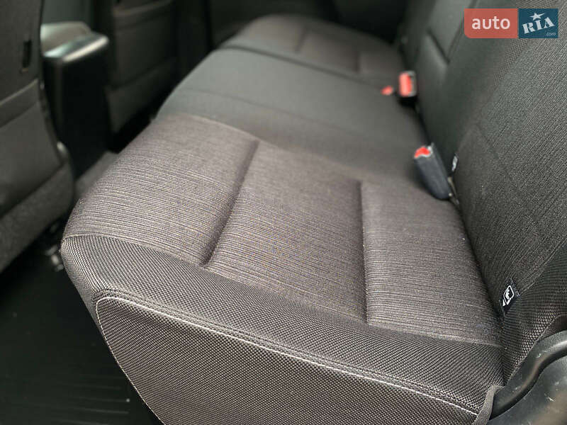 Пикап Toyota Hilux 2017 в Ужгороде