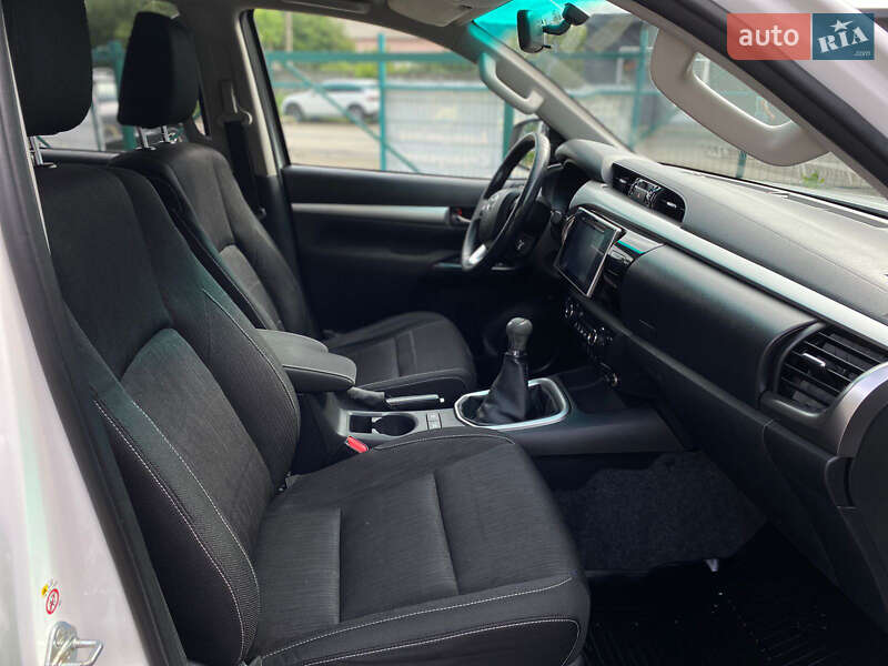 Пикап Toyota Hilux 2017 в Ужгороде