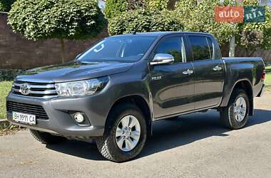 Пикап Toyota Hilux 2015 в 