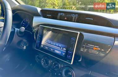 Пикап Toyota Hilux 2015 в 