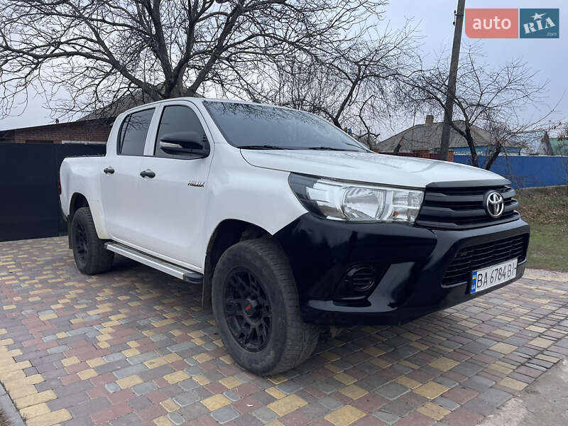Пикап Toyota Hilux 2017 в 