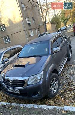 Пикап Toyota Hilux 2013 в Ивано-Франковске