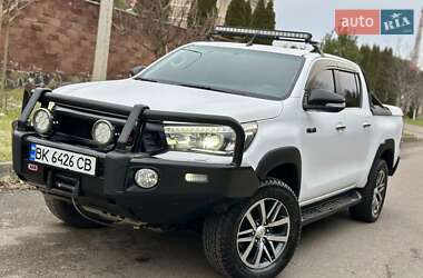 Пікап Toyota Hilux 2016 в Рівному