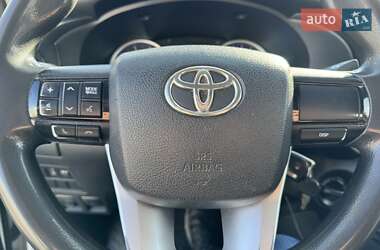 Пикап Toyota Hilux 2017 в 