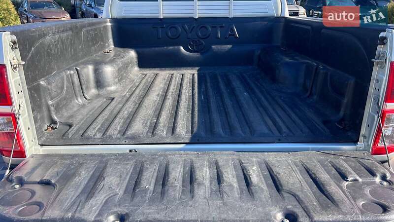Пікап Toyota Hilux 2012 в Хмельницькому