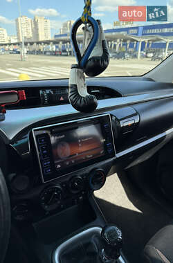 Пикап Toyota Hilux 2017 в 