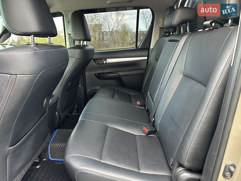Пікап Toyota Hilux 2016 в Дніпрі