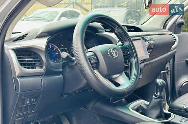 Пикап Toyota Hilux 2016 в 