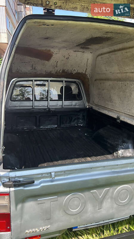Пікап Toyota Hilux 2005 в Кривому Розі