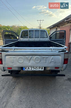 Пикап Toyota Hilux 2005 в 