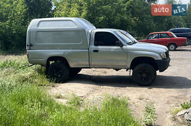 Пикап Toyota Hilux 2005 в 