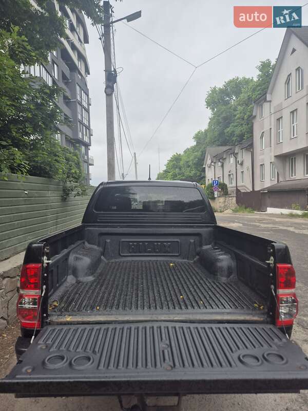 Пикап Toyota Hilux 2013 в Тернополе