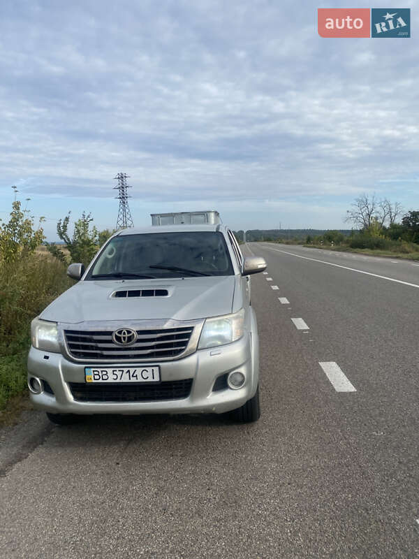 Toyota Hilux 2014