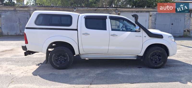 Пікап Toyota Hilux 2011 в Києві