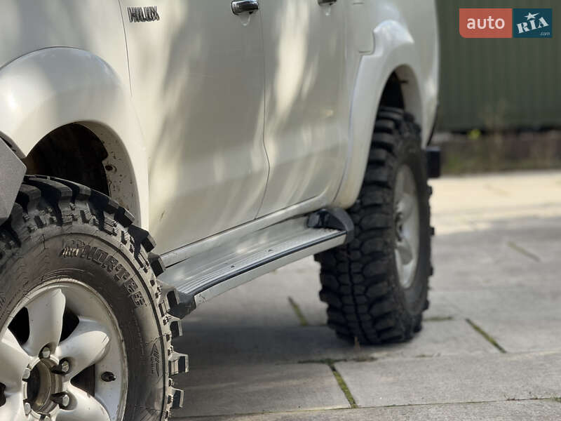 Пікап Toyota Hilux 2011 в Міжгір'ї