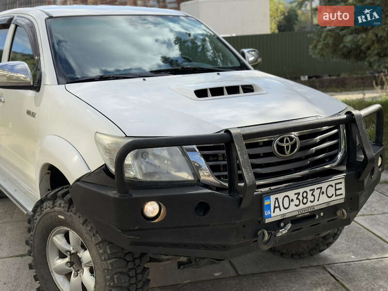 Пікап Toyota Hilux 2011 в Міжгір'ї