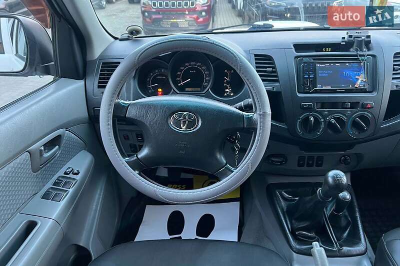Пікап Toyota Hilux 2011 в Івано-Франківську