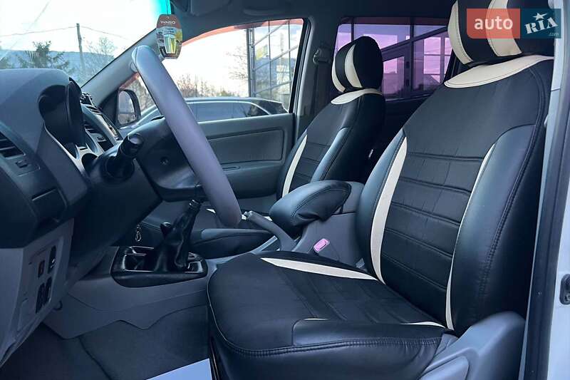 Пікап Toyota Hilux 2011 в Івано-Франківську
