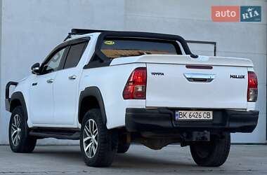 Пикап Toyota Hilux 2016 в 