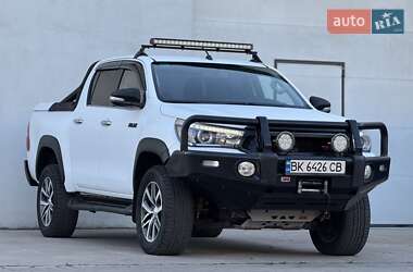 Пикап Toyota Hilux 2016 в 