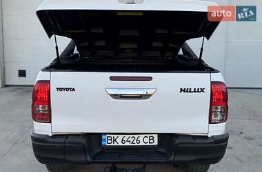 Пикап Toyota Hilux 2016 в 