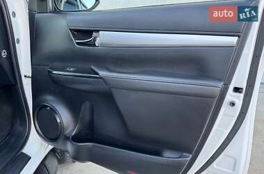 Пикап Toyota Hilux 2016 в 