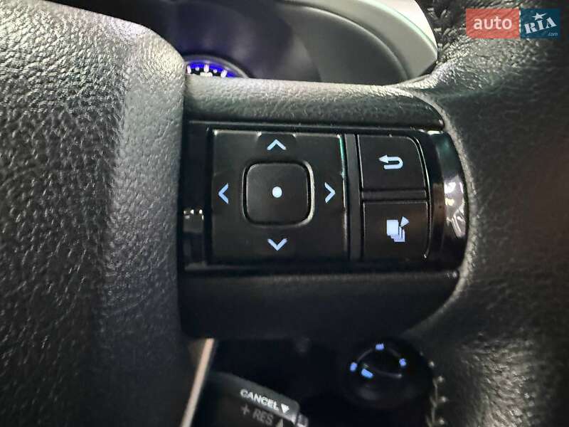 Пикап Toyota Hilux 2018 в Киеве фото 25 Пикап Toyota Hilux 2018 в Киеве