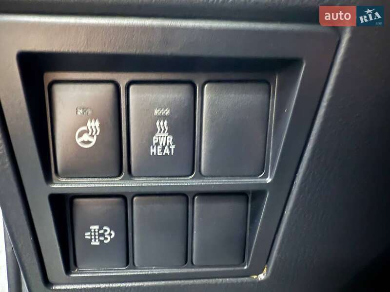 Пикап Toyota Hilux 2018 в Киеве фото 18 Пикап Toyota Hilux 2018 в Киеве