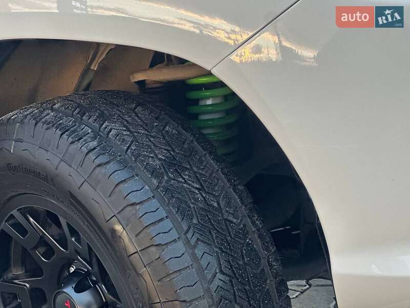 Пикап Toyota Hilux 2017 в Киеве