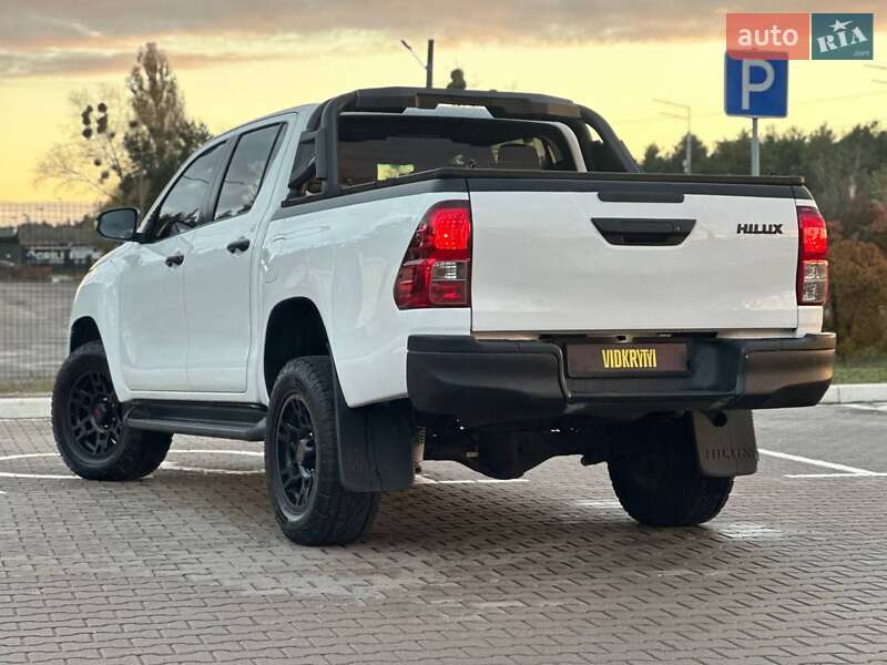 Пикап Toyota Hilux 2017 в Киеве