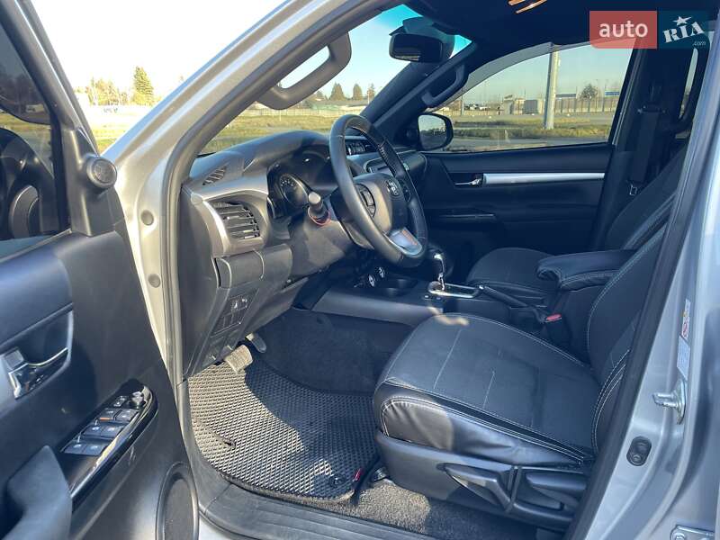 Пикап Toyota Hilux 2016 в Львове
