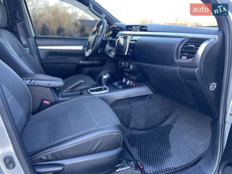 Пикап Toyota Hilux 2016 в Львове