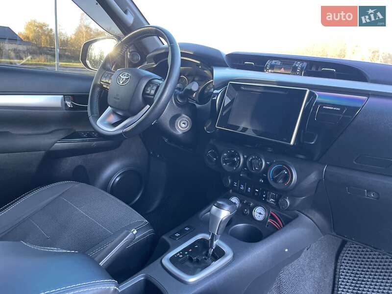 Пикап Toyota Hilux 2016 в Львове