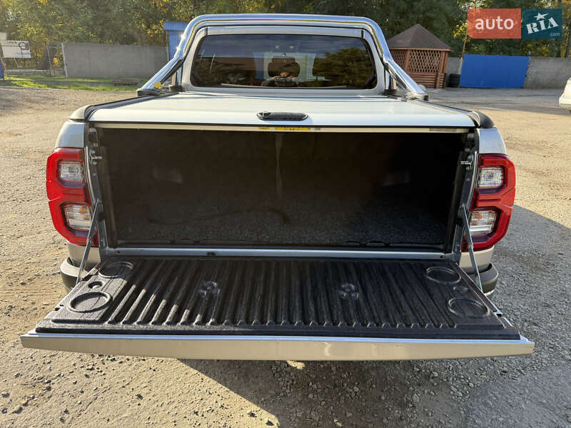 Пикап Toyota Hilux 2021 в Днепре фото 11 Пикап Toyota Hilux 2021 в Днепре