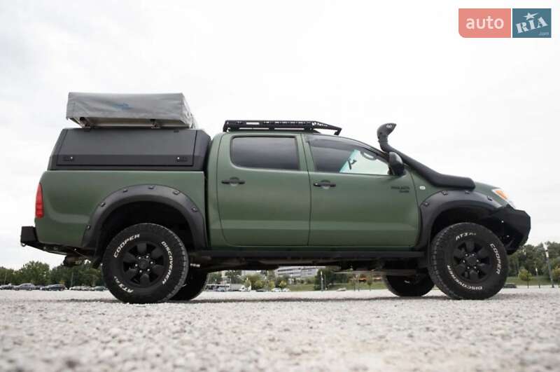 Пикап Toyota Hilux 2000 в Львове