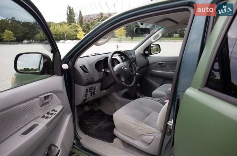 Пикап Toyota Hilux 2000 в Львове