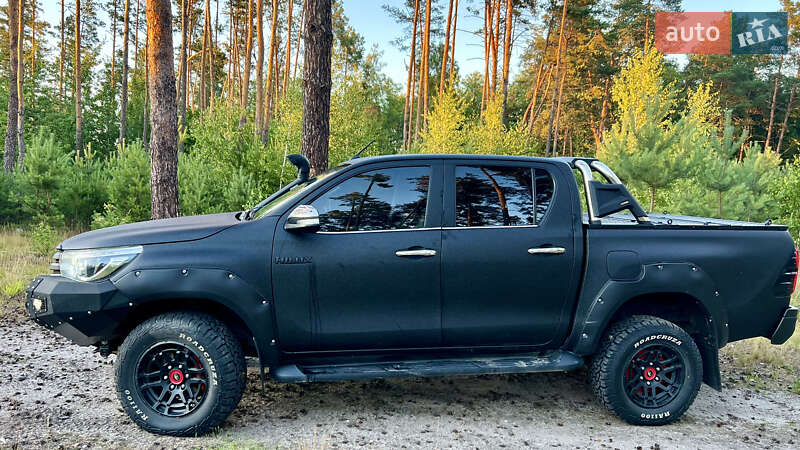 Пикап Toyota Hilux 2016 в Житомире