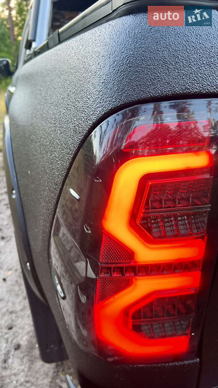 Пикап Toyota Hilux 2016 в Житомире