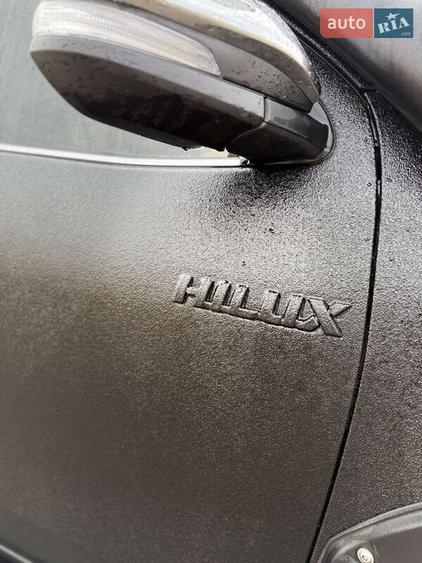 Пикап Toyota Hilux 2016 в Житомире