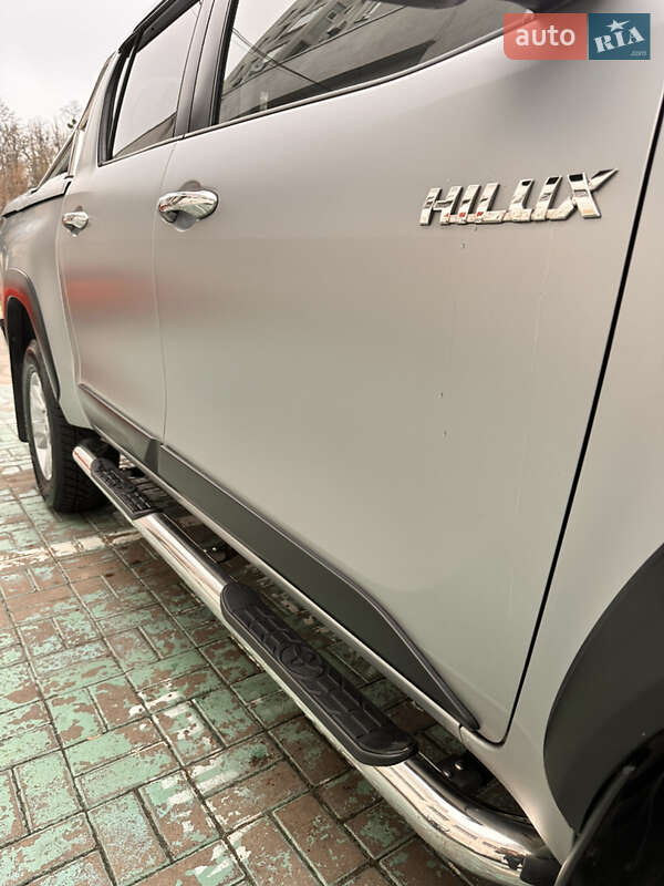 Пикап Toyota Hilux 2019 в Киеве фото 14 Пикап Toyota Hilux 2019 в Киеве