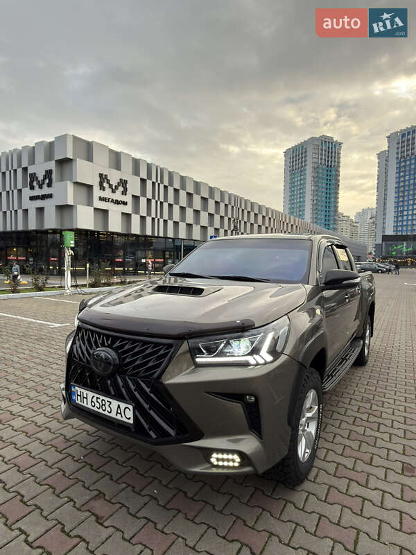 Пикап Toyota Hilux 2014 в Одессе